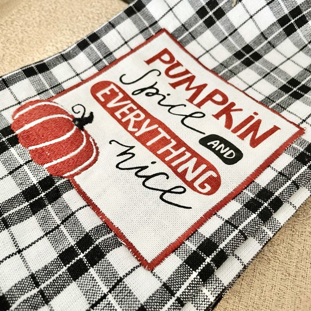 🆕2PK PUMPKIN SPICE & EVERYTHING NICE Towels - Picture 3 of 3